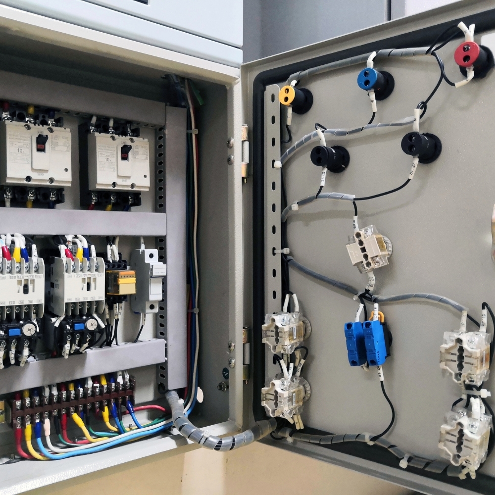 Cuadro eléctrico a medida montado por Emy Cuadros Eléctricos